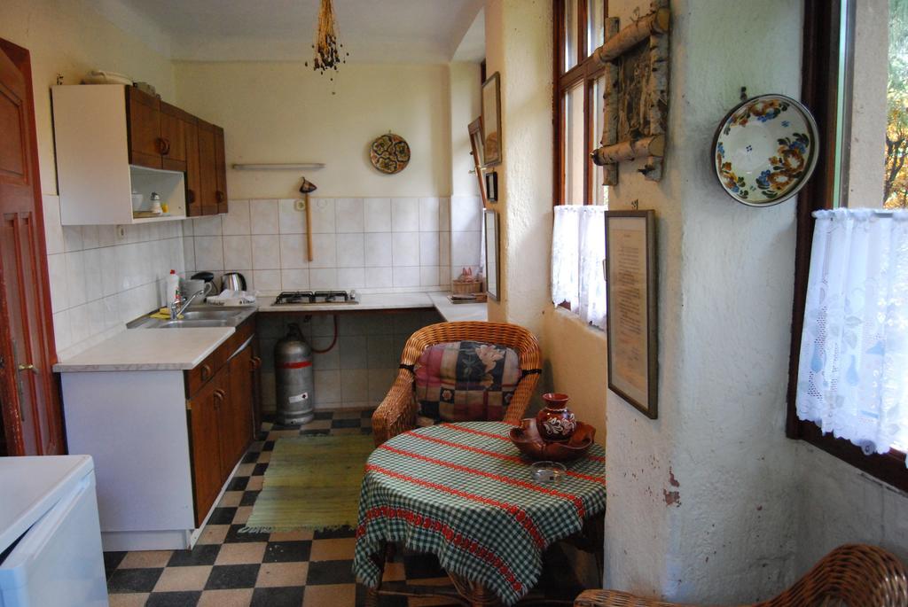 Boroka Apartmanhazak - Oereghaz Велем Номер фото